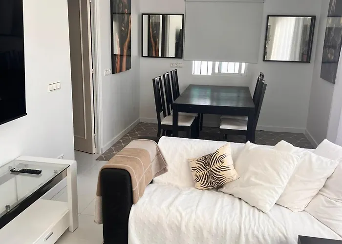 Great Location House With Parking Close To Puerto Banus W Jacuzzi